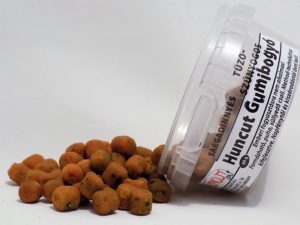 Tűzőszúnyogos huncut gumibogyó